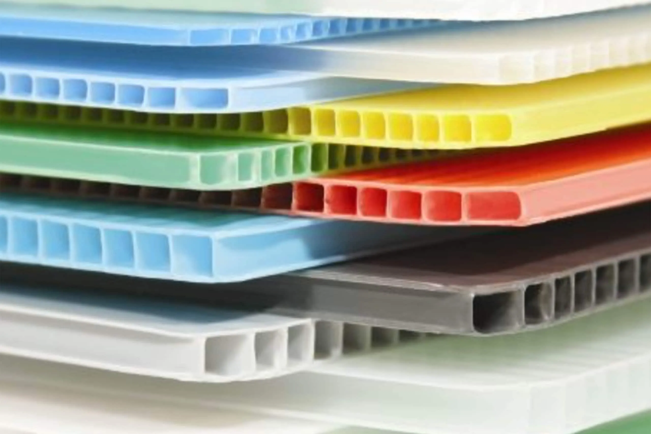 HeWaPack Verpackung und Transportsicherung Produktbeispiel Aufsatzrahmen aus Kunststoff